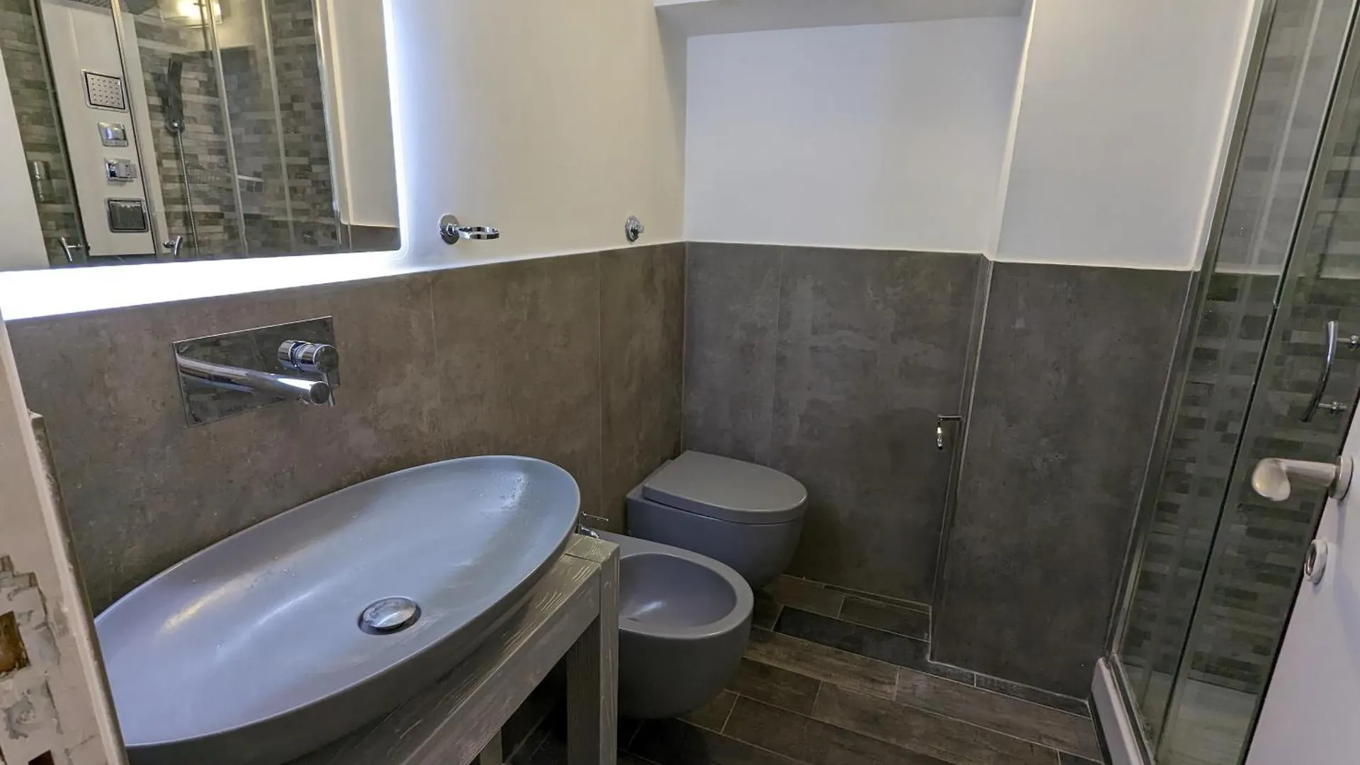Borgo Place Rome 0*,  Italy