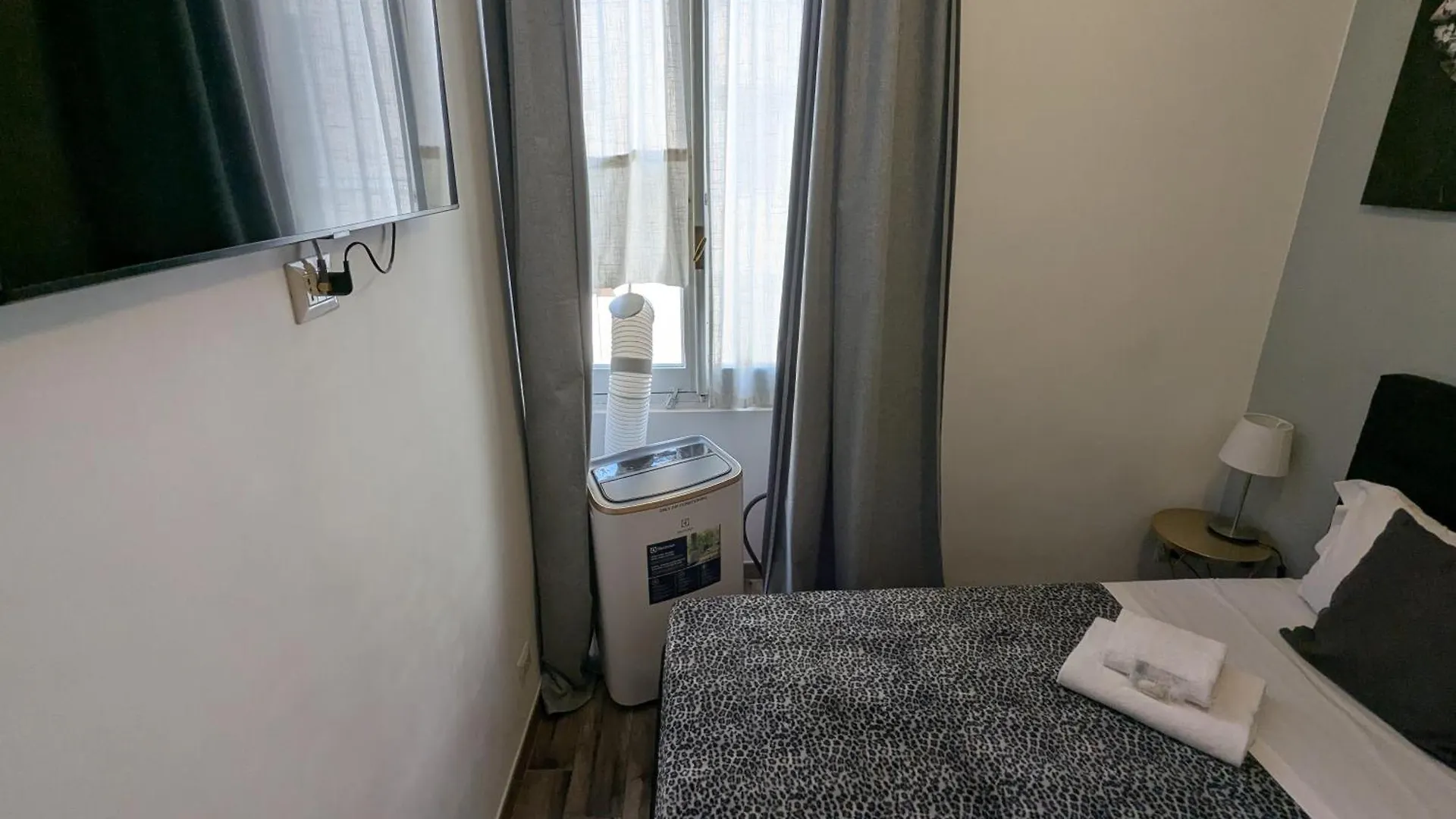 Borgo Place Rome 0*,  Italy